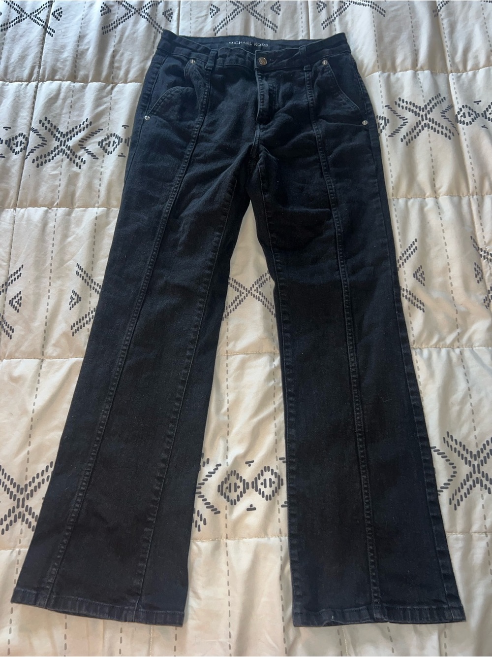 MICHAEL (MK) black jeans. Size 6. Waist measures 14” across.